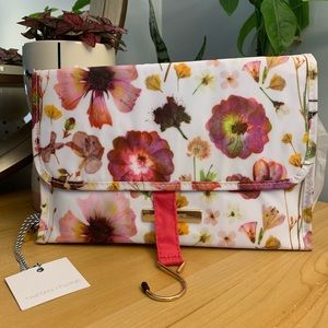 NWT Tartan + Twine Hanging Floral Valet